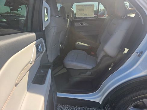 New 2026 Ford Explorer Active AWD/4WD image 8