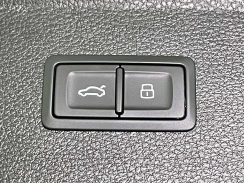 Certified 2024 Audi Q5 2.0T Premium w/ Convenience Package image 20