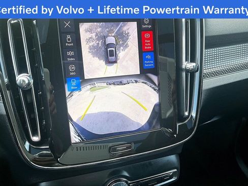 Used 2025 Volvo XC40 B5 Plus AWD/4WD image 30
