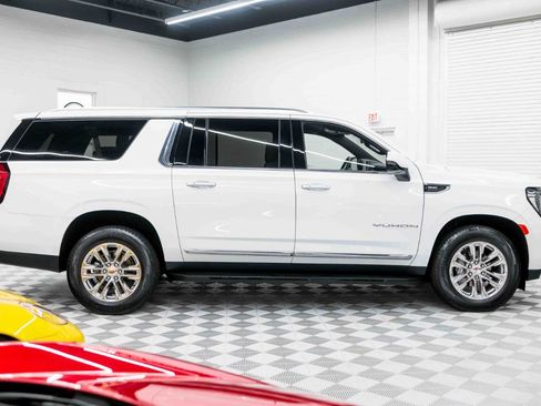 Used 2023 GMC Yukon XL SLT w/ SLT Luxury Package AWD/4WD image 6
