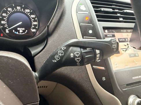 Used 2017 Lincoln MKC Premiere image 17