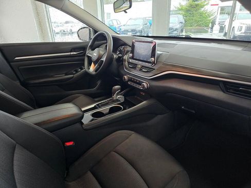 Used 2023 Nissan Altima 2.5 SV FWD image 43