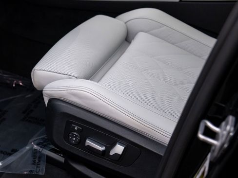 Used 2023 BMW X5 xDrive40i w/ M Sport Package image 15