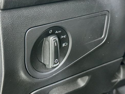 Used 2024 Volkswagen Tiguan SE FWD image 10