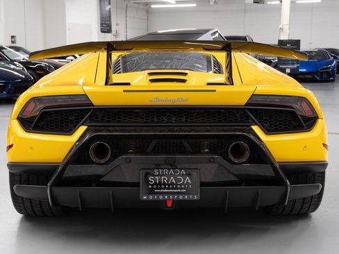 Used 2019 Lamborghini Huracan Performante image 9