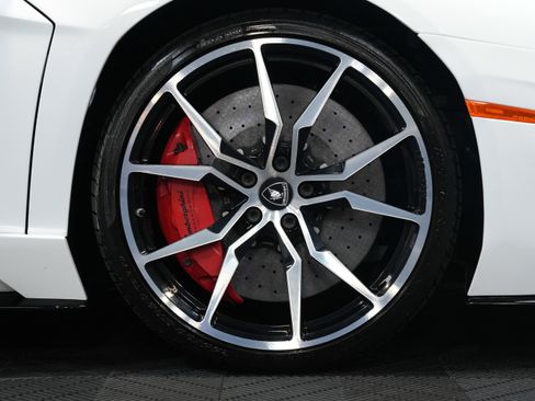 Used 2018 Lamborghini Aventador S image 51