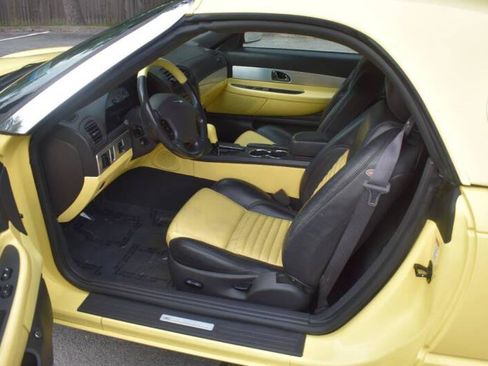 Used 2002 Ford Thunderbird RWD image 12