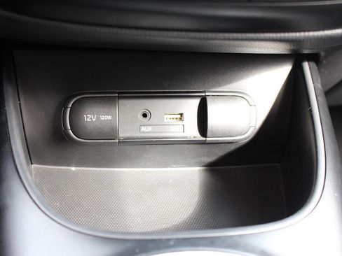 Used 2016 Kia Soul + image 22