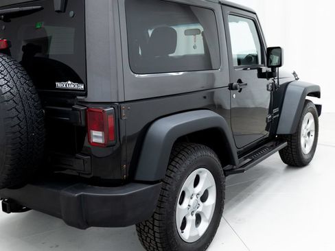 Used 2018 Jeep Wrangler Sport AWD/4WD image 15