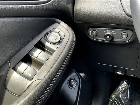 Used 2023 Buick Encore GX Select w/ Sport Touring Package FWD image 16