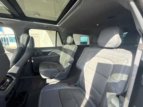 Used 2019 Lincoln Navigator Select w/ Technology Package AWD/4WD image 44