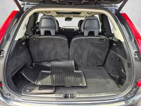 Used 2017 Volvo XC90 T6 Momentum w/ Vision Package AWD/4WD image 9