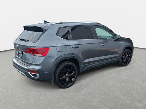 Used 2023 Volkswagen Taos SE w/ Black Wheel Package FWD image 5