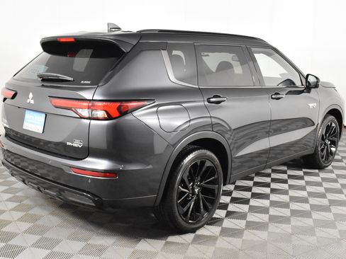 Used 2025 Mitsubishi Outlander SEL Black Edition image 6