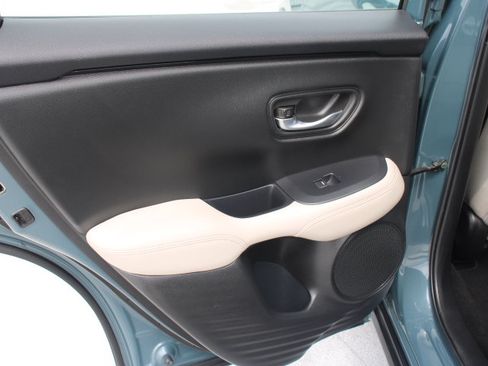 Used 2025 Honda HR-V LX image 11