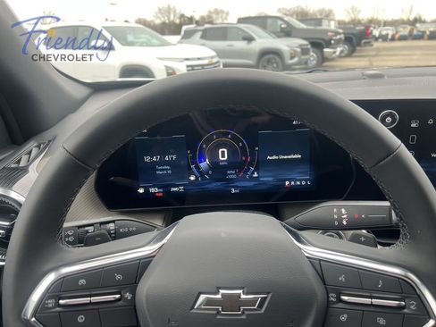 New 2026 Chevrolet Equinox LT w/ Convenience Package II AWD/4WD image 7