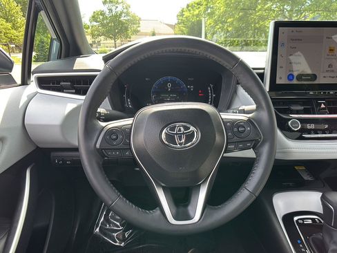 Used 2025 Toyota Corolla SE w/ SE Premium Package FWD image 29