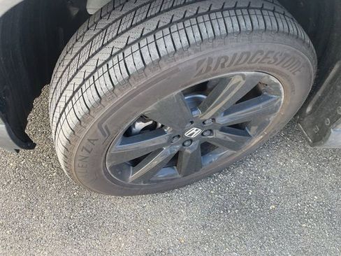 Used 2025 Honda Pilot Black Edition image 5