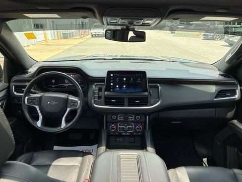 Used 2022 Chevrolet Tahoe Z71 w/ Luxury Package AWD/4WD image 20