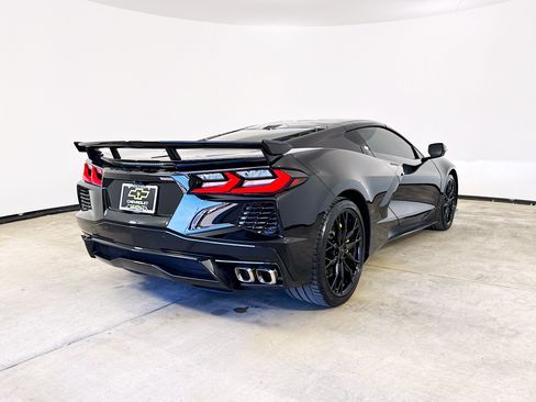 Used 2025 Chevrolet Corvette Stingray Premium Cpe w/ Z51 Performance Package RWD image 8