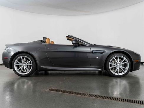 Used 2010 Aston Martin V8 Vantage Roadster image 9