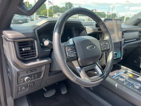 Certified 2022 Ford Expedition Platinum image 7