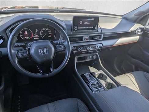 Used 2023 Honda Pilot Sport image 15