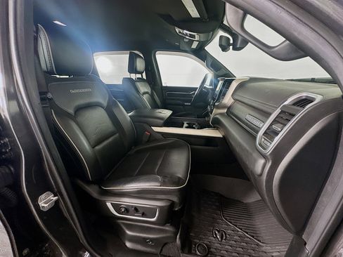 Used 2019 RAM 1500 Laramie w/ Sport Appearance Package AWD/4WD image 30