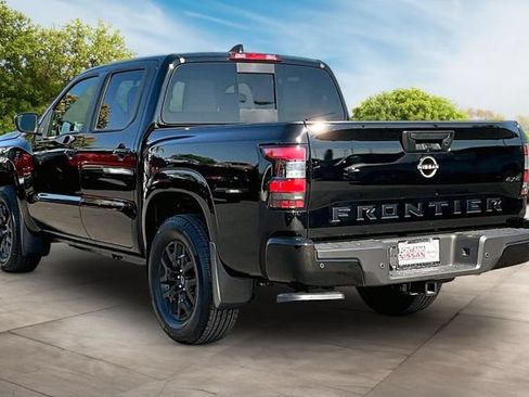New 2026 Nissan Frontier SV w/ Tow Package AWD/4WD image 3