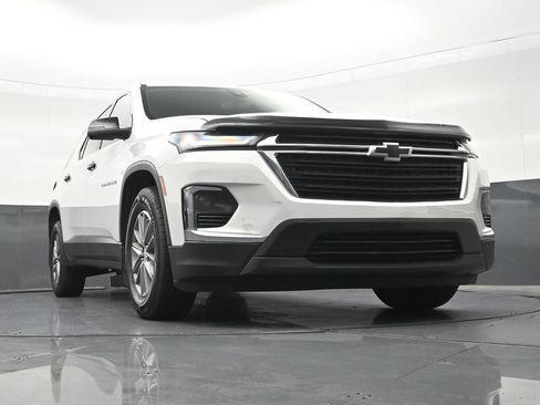 Used 2023 Chevrolet Traverse LS FWD image 30