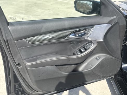 Used 2023 Cadillac CT5 Sport image 3