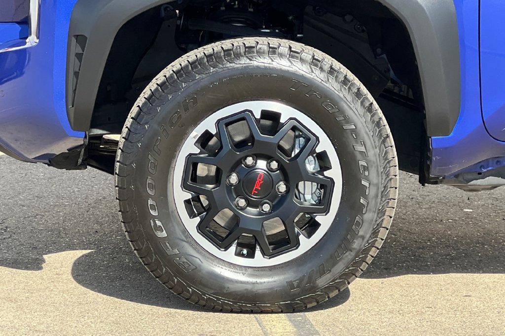 Certified 2025 Toyota Tacoma TRD Off-Road w/ TRD Off Road Upgrade Package AWD/4WD image 28