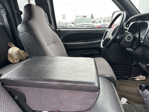 Used 2001 Dodge Ram 1500 Truck ST image 28