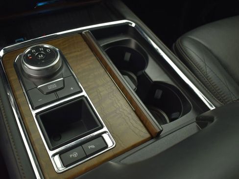 Used 2019 Ford Expedition Platinum image 13