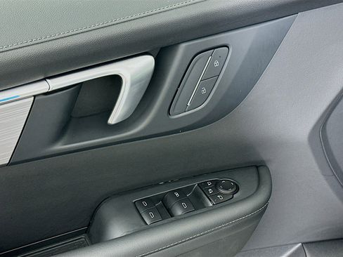 Used 2025 Buick Enclave Preferred image 15