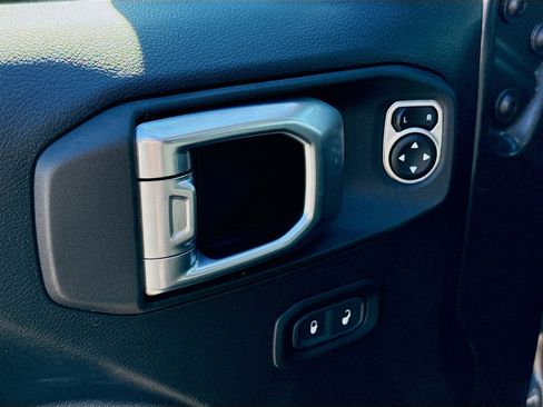 Used 2020 Jeep Gladiator Sport w/ Quick Order Package 24S image 22