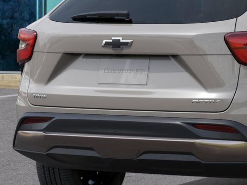 New 2026 Chevrolet Trax ACTIV w/ Sunroof Package FWD image 14