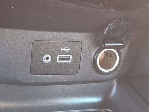 Used 2021 Nissan Rogue Sport S image 23