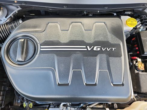 Used 2020 Jeep Cherokee Limited AWD/4WD image 25