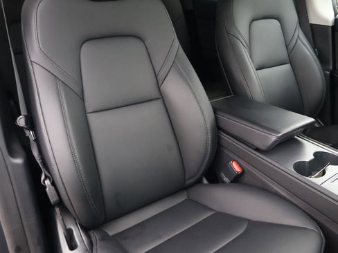 Used 2023 Tesla Model Y Long Range image 17