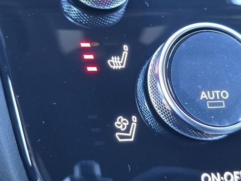 Certified 2025 INFINITI QX60 Luxe w/ Black Edition image 7