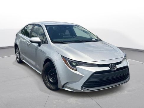 Used 2024 Toyota Corolla LE FWD image 4