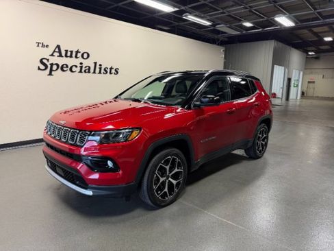 Used 2025 Jeep Compass Limited AWD/4WD image 1