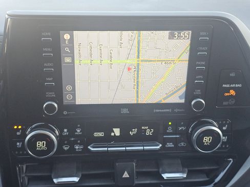 Used 2020 Toyota Highlander Limited image 25