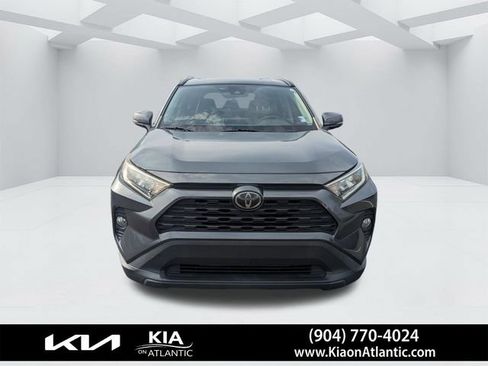 Used 2019 Toyota RAV4 XLE w/ Convenience Package FWD image 8