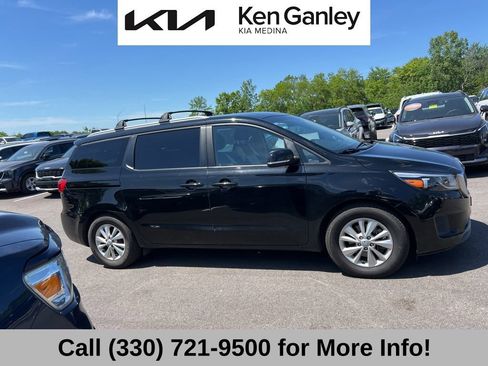 Used 2016 Kia Sedona LX w/ Option Group 020 FWD image 4