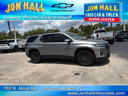 Used 2023 Chevrolet Traverse RS FWD image 18