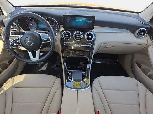 Used 2022 Mercedes-Benz GLC 300 image 9