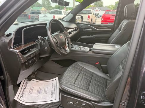 Used 2023 Cadillac Escalade ESV Sport Platinum w/ LPO, ONYX Package AWD/4WD image 8