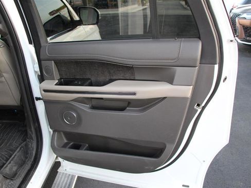 Used 2021 Ford Expedition Max Limited image 14